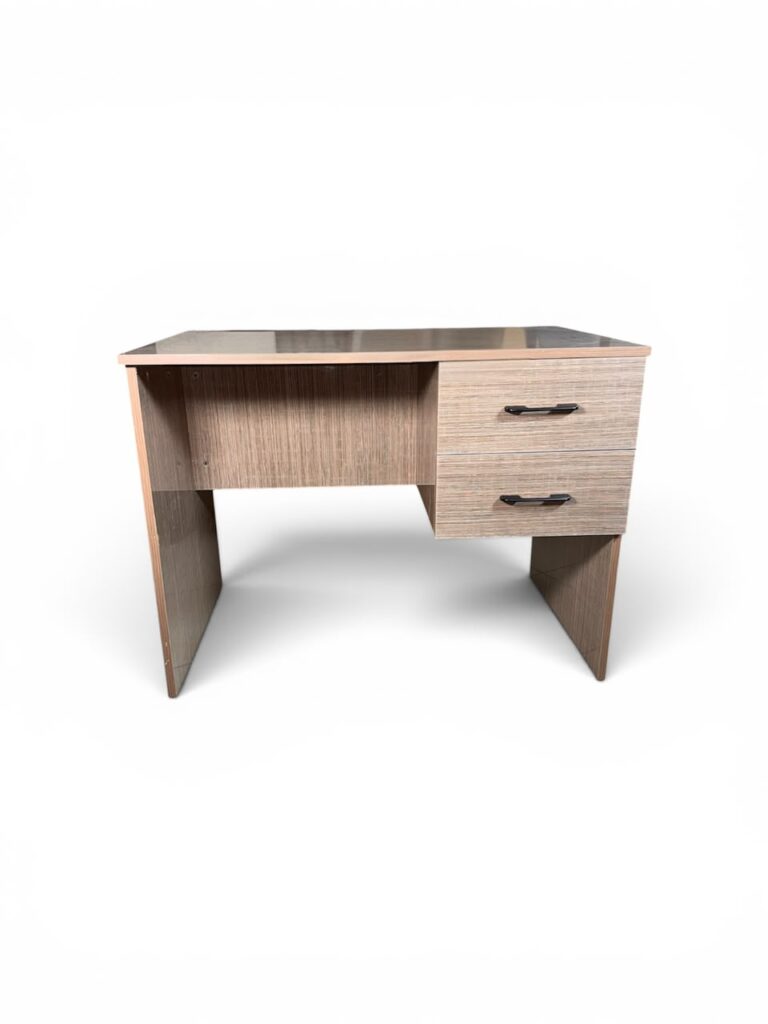 Bureau standard 120cmx90cm